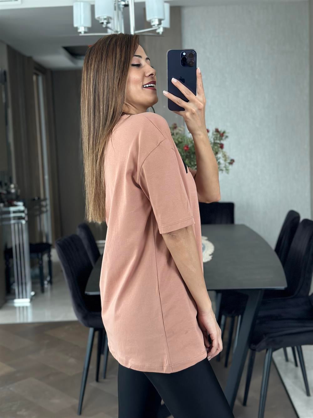 Somon Mılan Yazı Baskılı Kadın T-Shirt