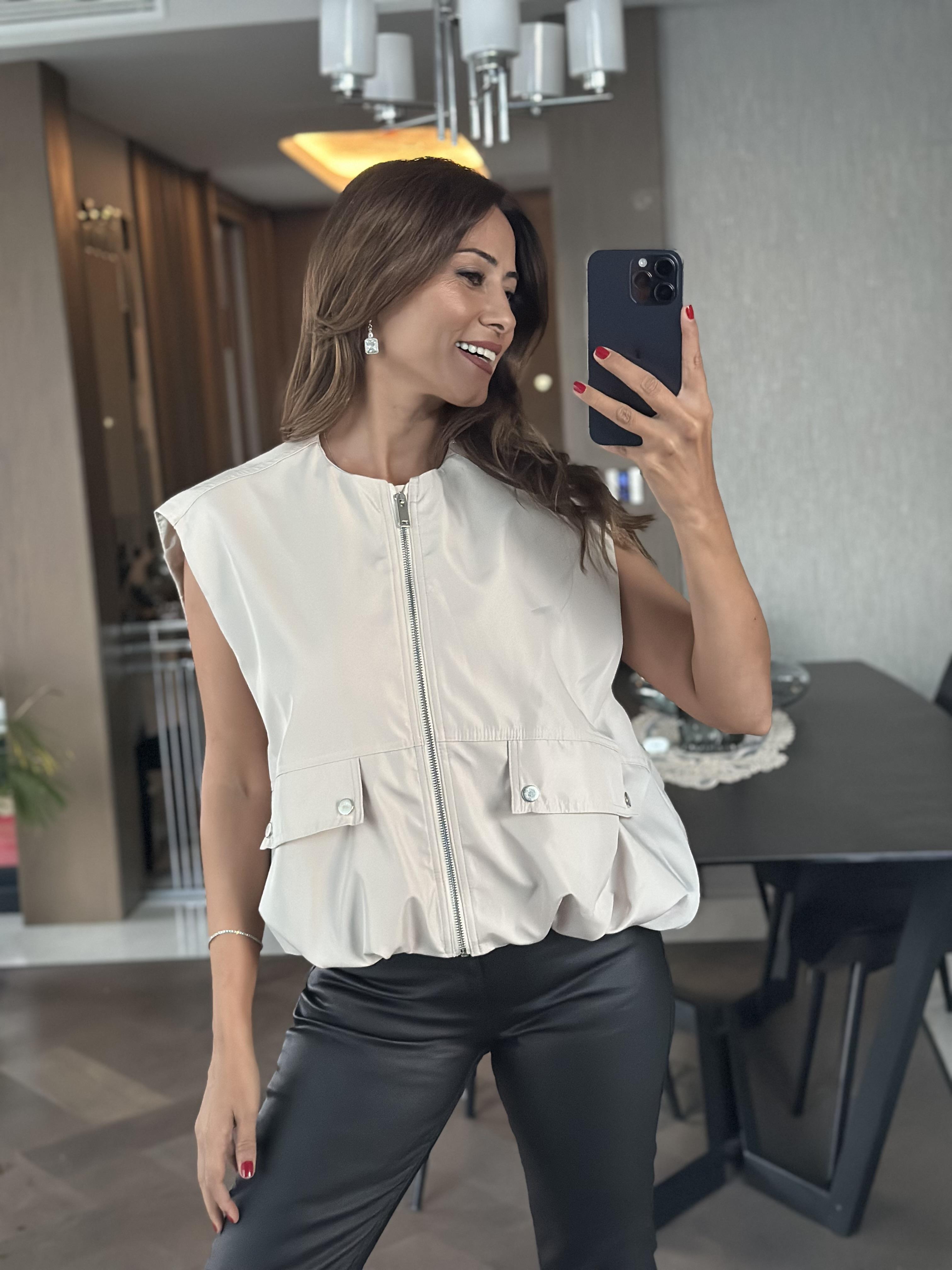 Taş Balon Model Sıfır Kol Fermuarlı Kadın Yelek