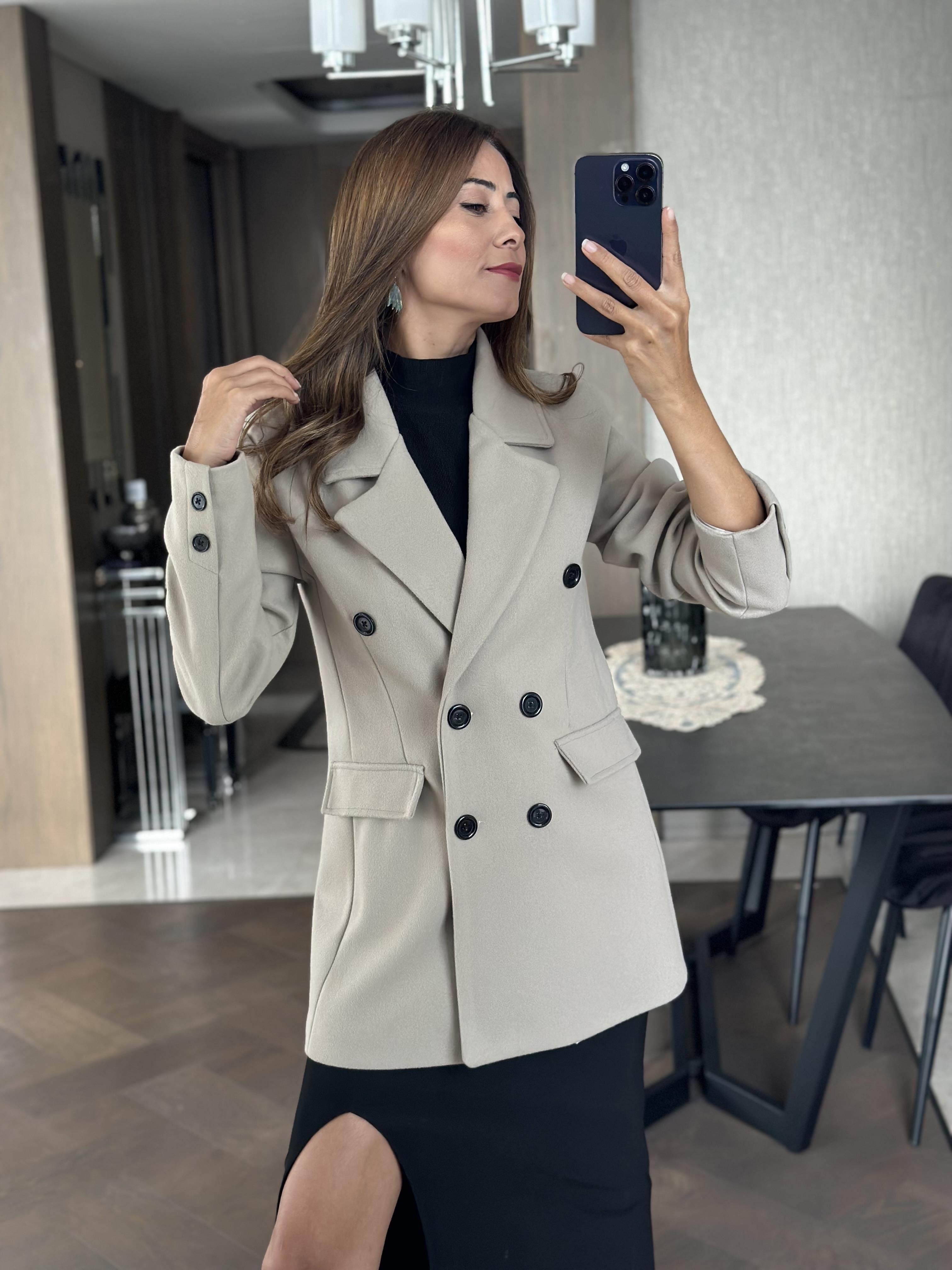 Taş Düğmeli Kaşe Blazer Kadın Ceket