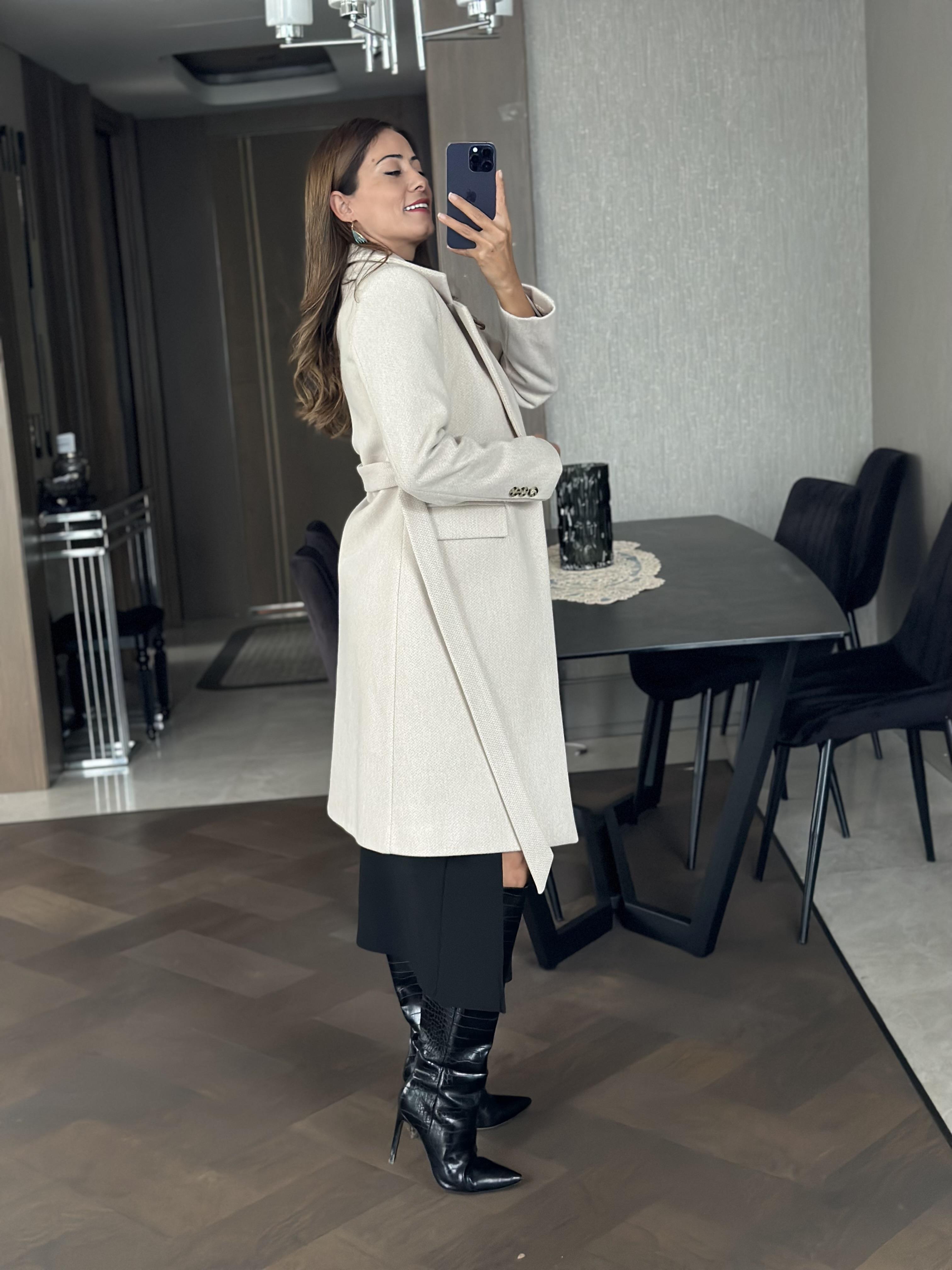 Taş Kaşe Kuşaklı Tek Düğmeli Kadın Kaban