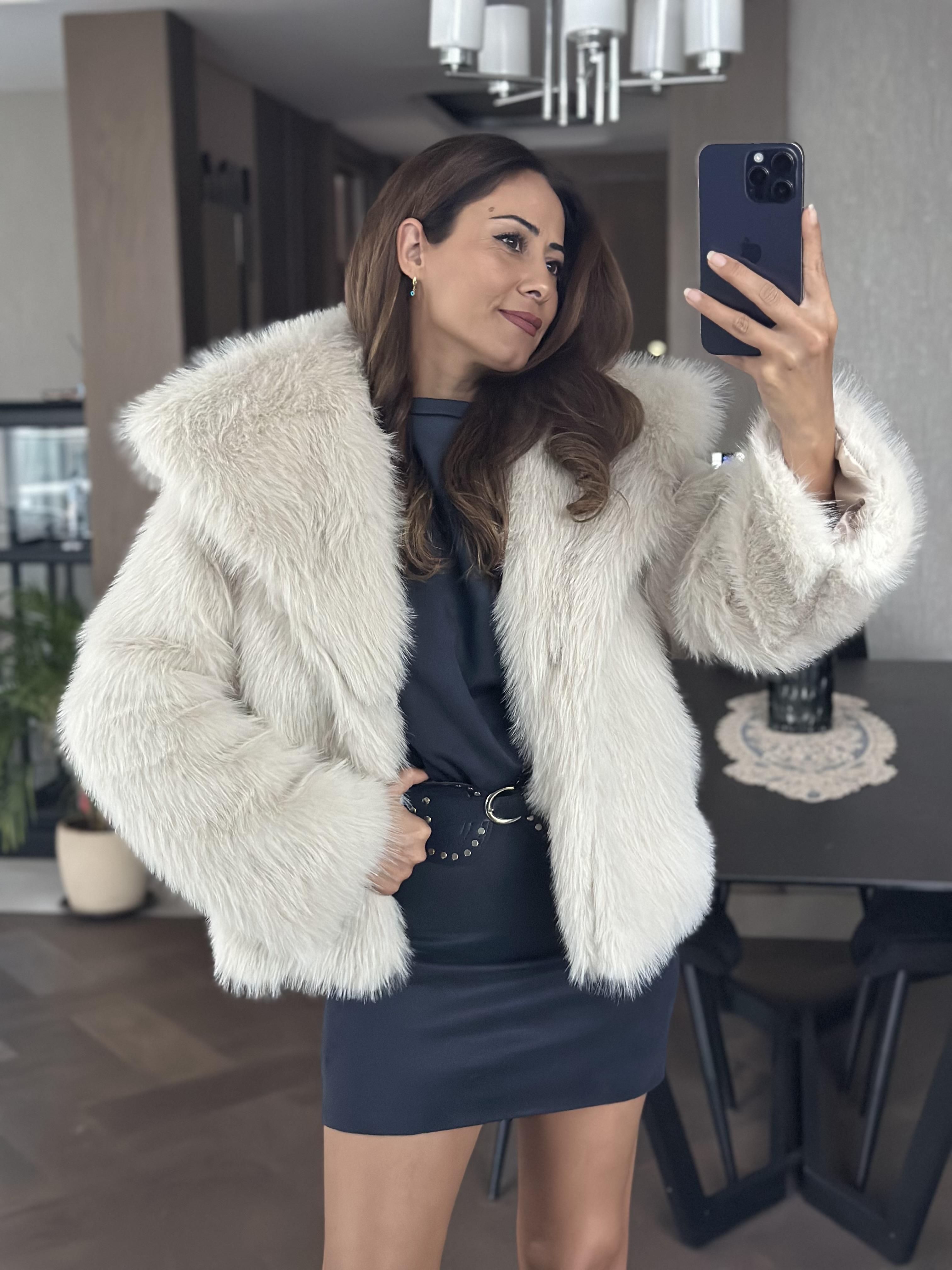 Taş Kısa Boy Lolita Kadın Kürk Mont