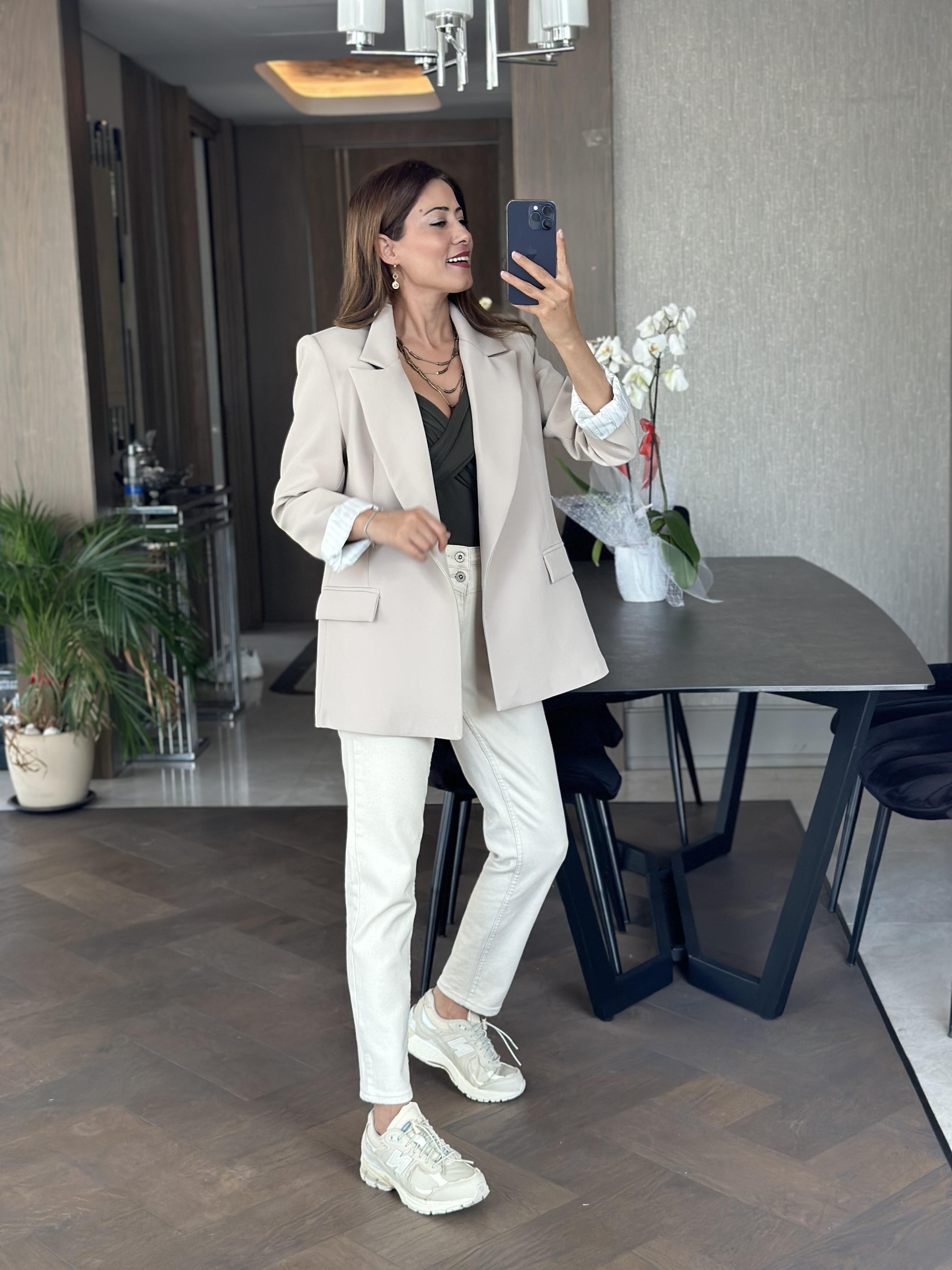 Taş Kolu Katlamalı Astarlı Kadın  Kumaş Ceket