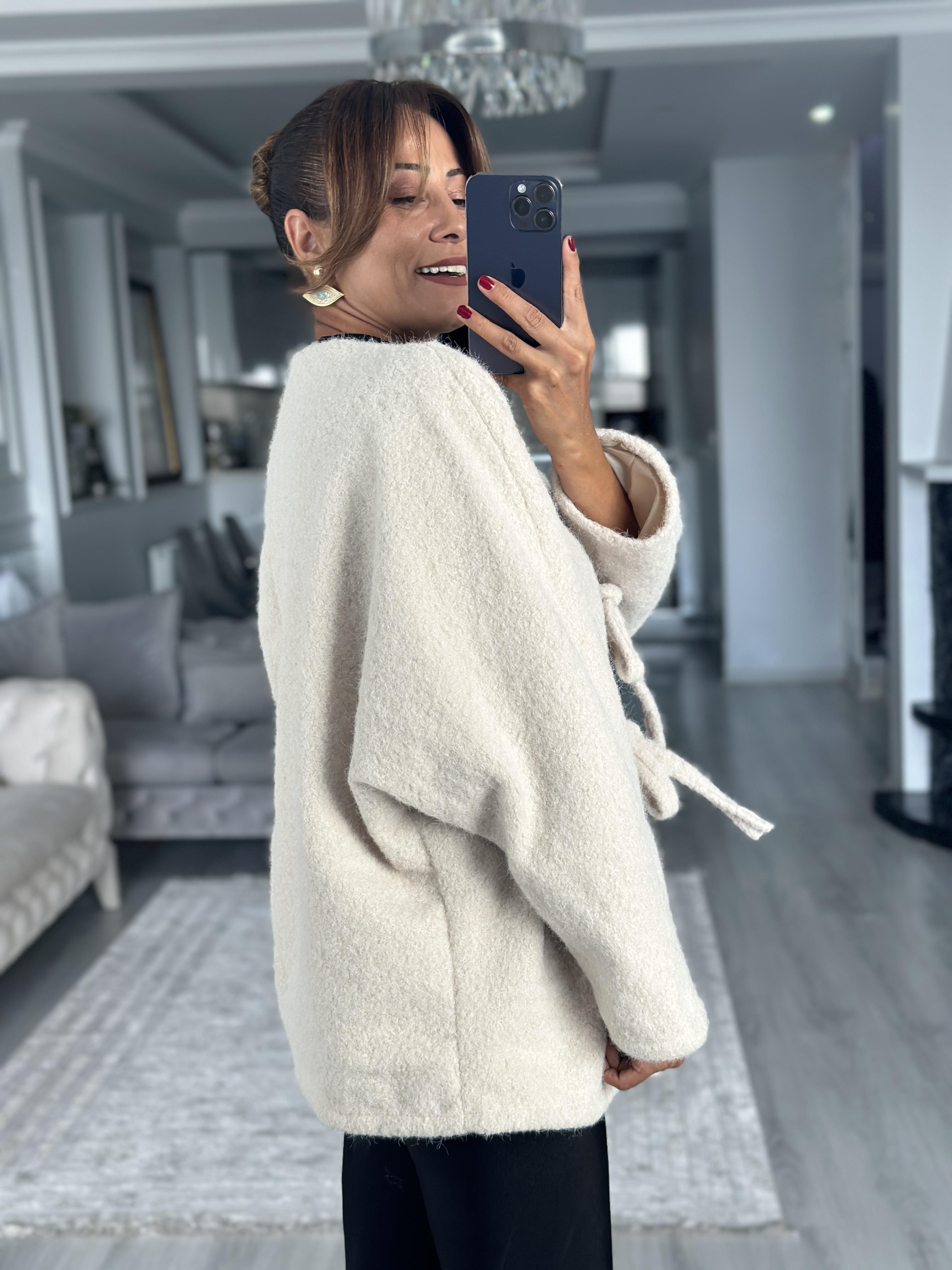 Taş Önü Bağlamalı Kırçıllı Kaşe Kadın Ceket