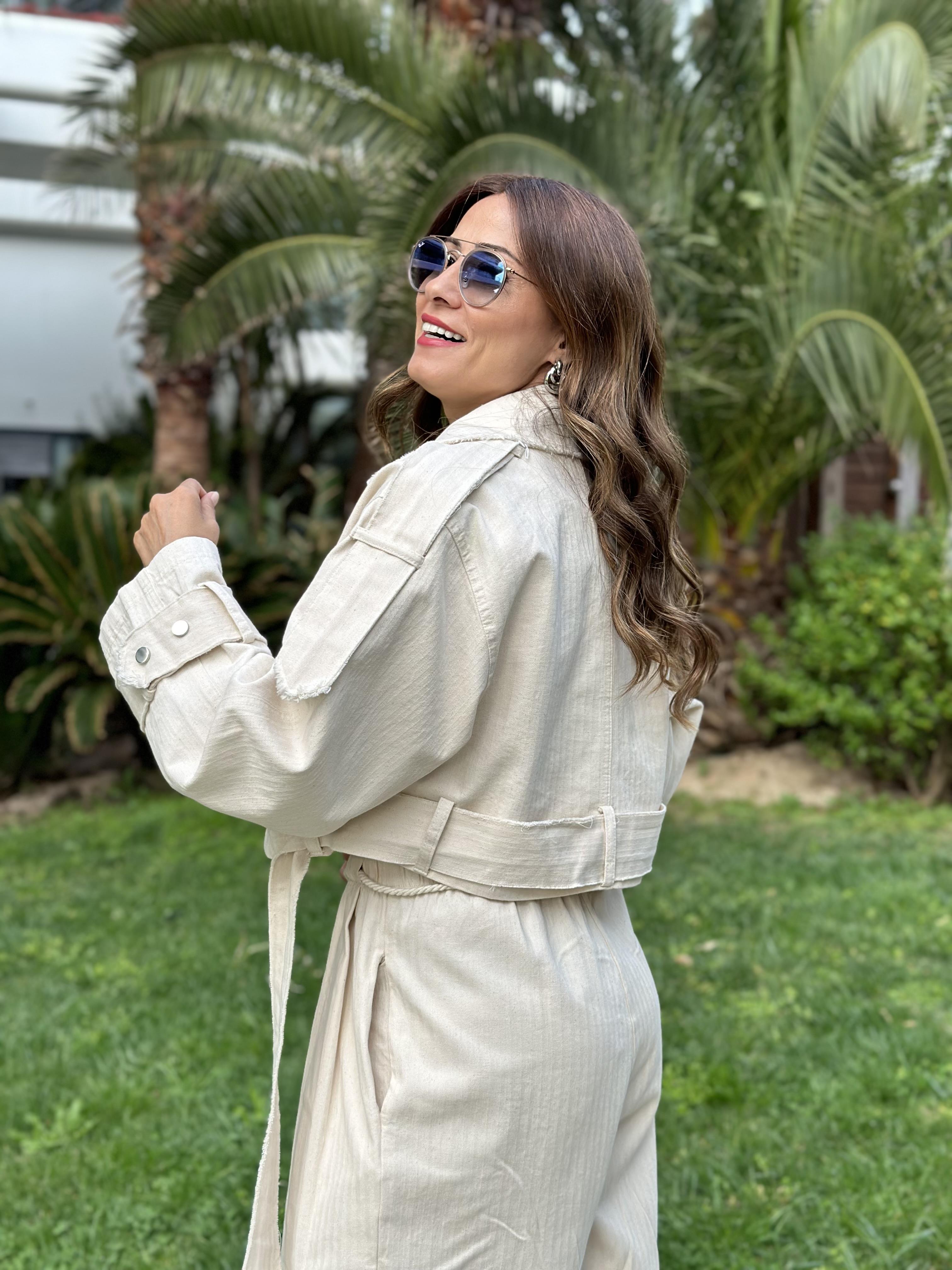 Taş Reglan Kol Çıtçıt Düğmeli Kısa Kadın Ceket