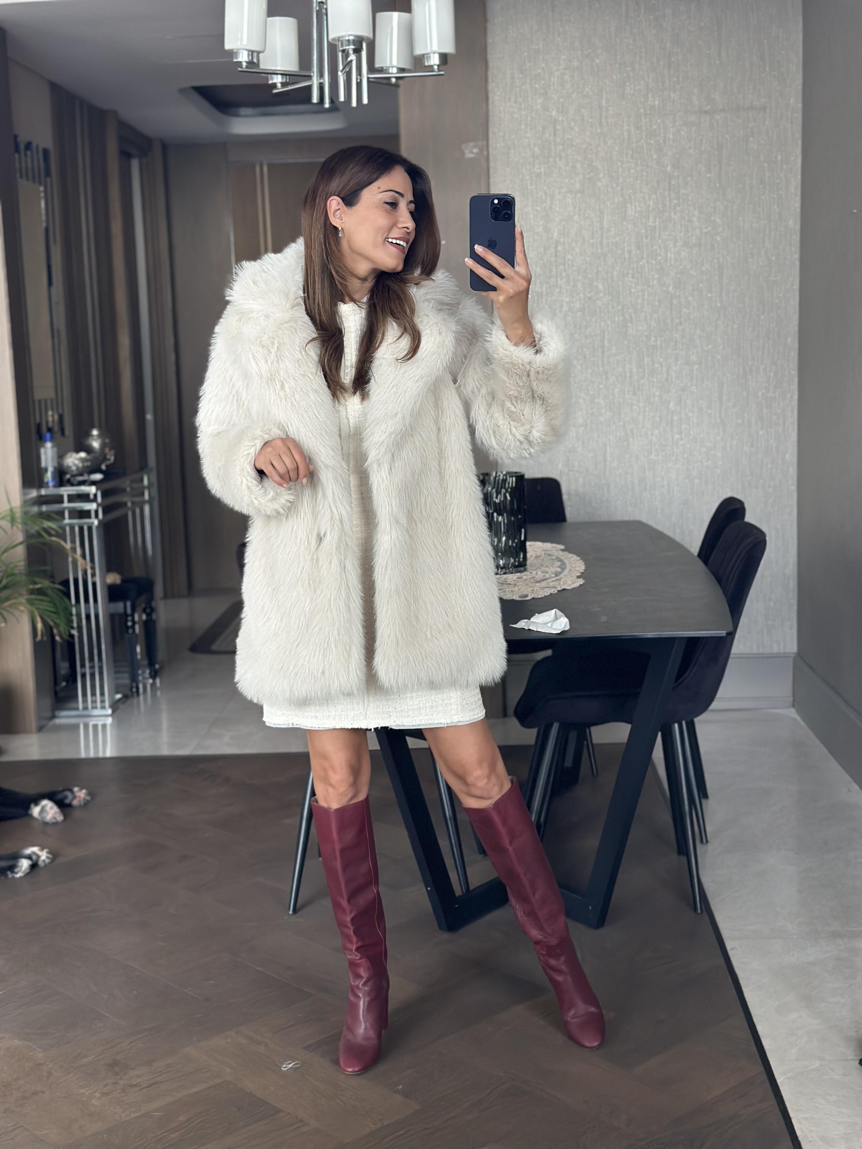 Taş Uzun Boy Lolita Kadın Kürk Mont