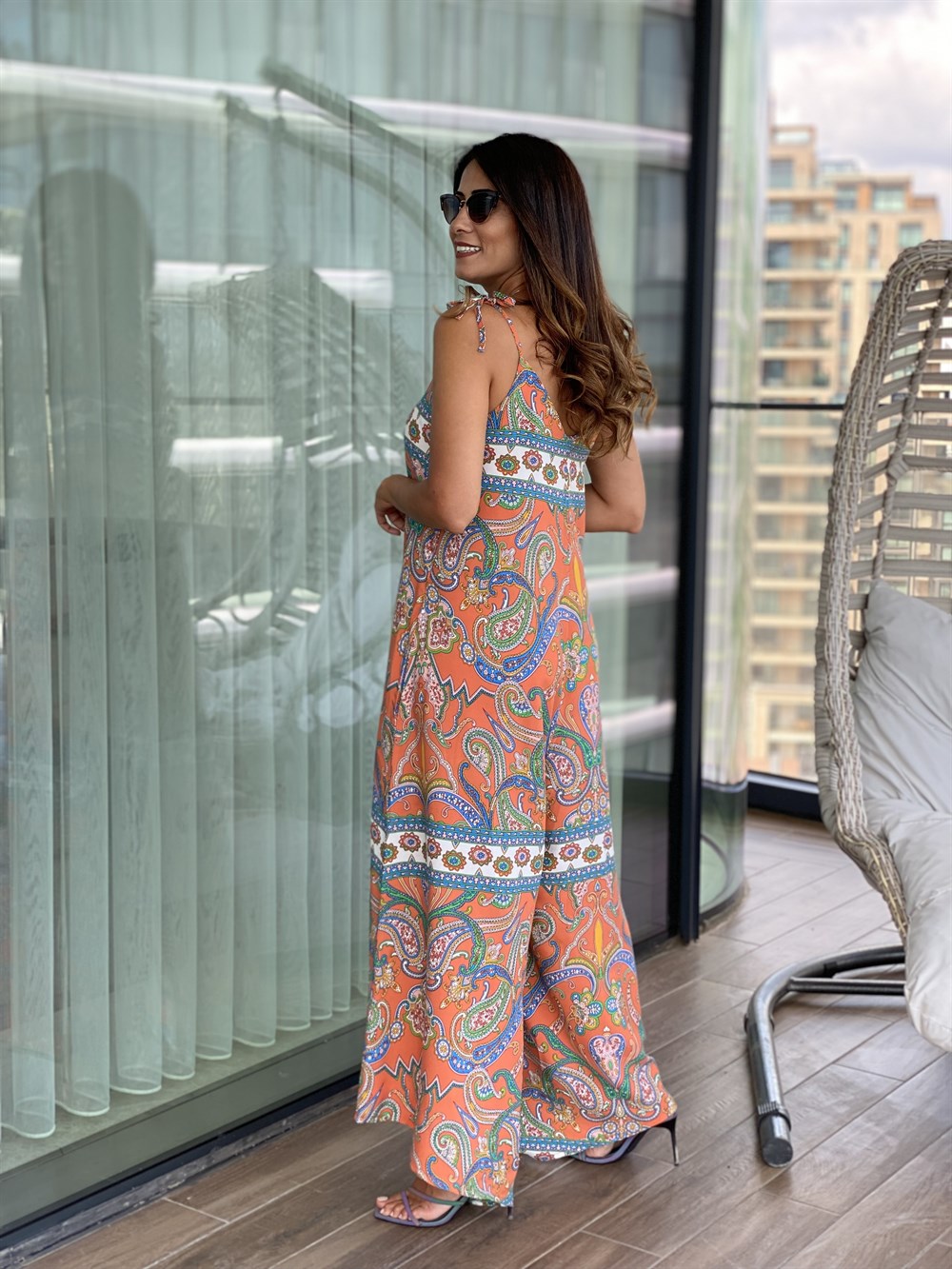 Turuncu Desenli Askılı Viskon Kadın Tulum