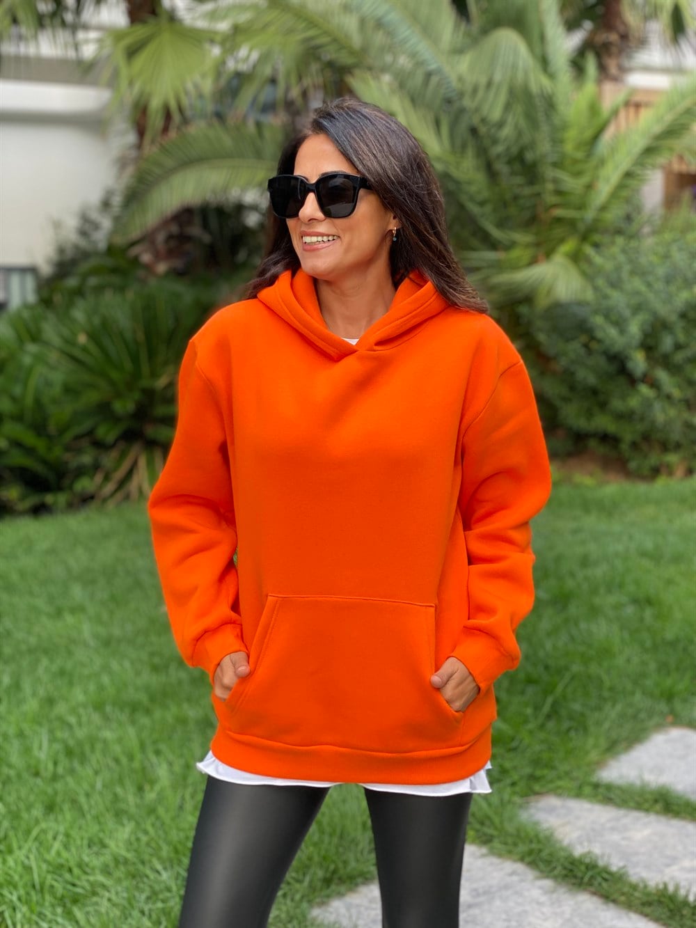 Turuncu Kapüşonlu Üç İplik Kanguru Cep Kadın Sweatshirt