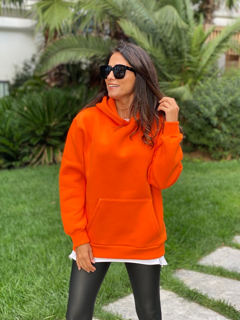 Turuncu Kapüşonlu Üç İplik Kanguru Cep Kadın Sweatshirt
