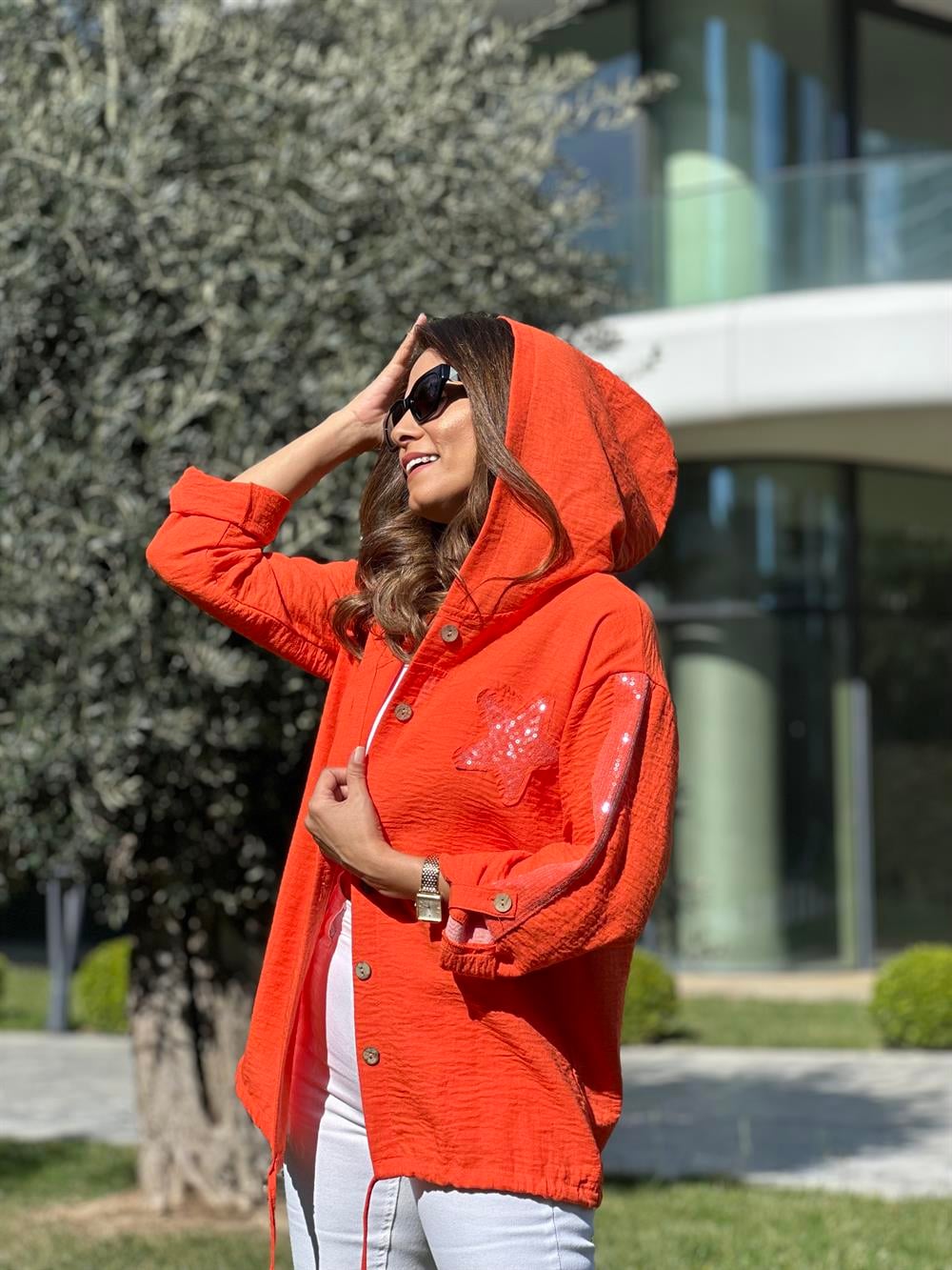 Turuncu Önü Yıldız İşlemeli Kapüşonlu Keten Aerobin Kadın Ceket