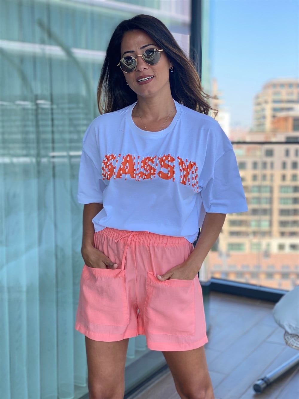 Turuncu Sassy Boncuk Detaylı Kadın T-Shirt
