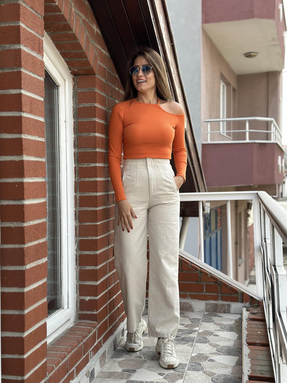 Turuncu Tek Omuz Biyeli Kaşkorse Kadın Bluz