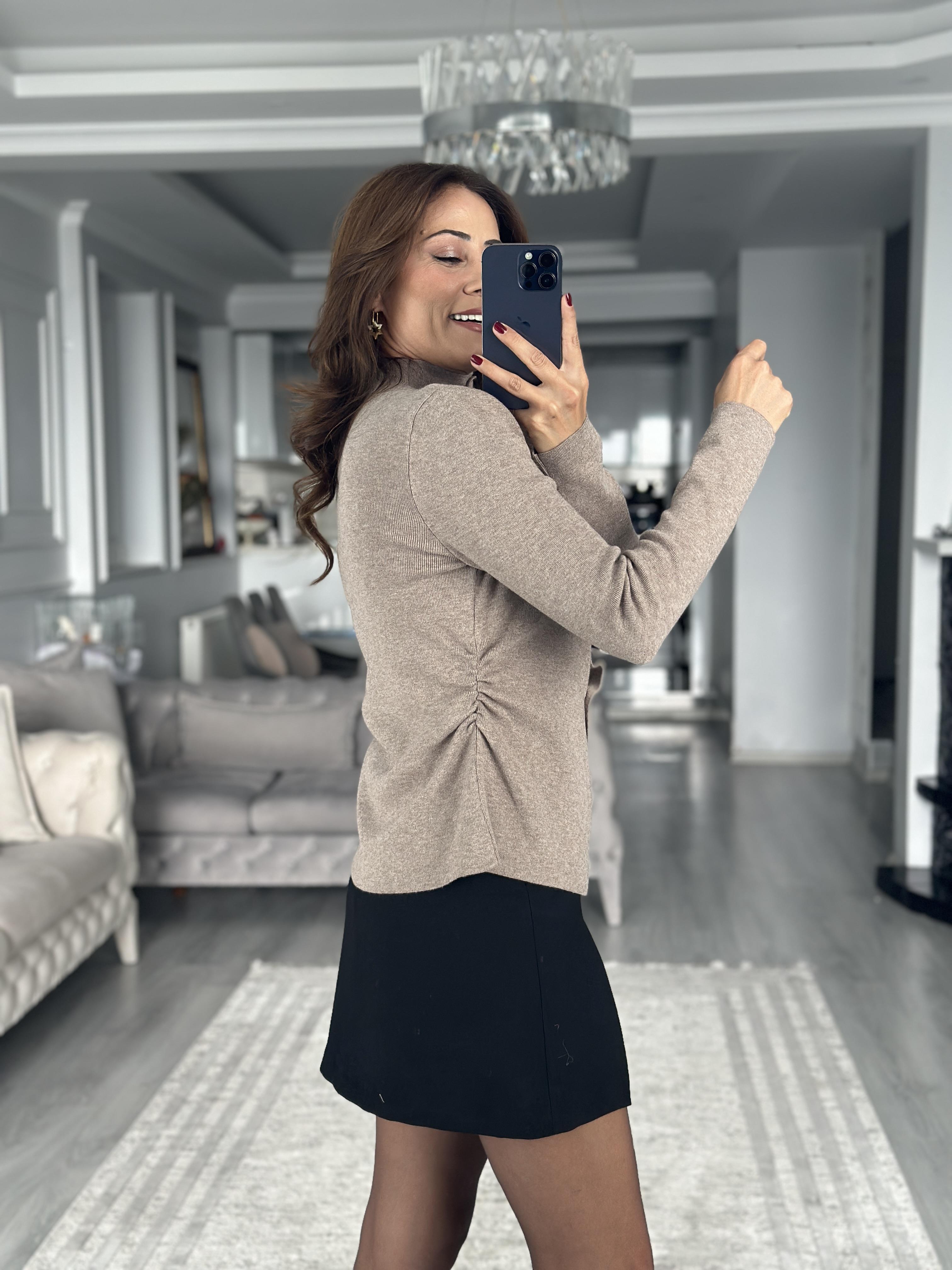 Vizon Kendinden Büzgülü Düğmeli Kadın Triko Hırka