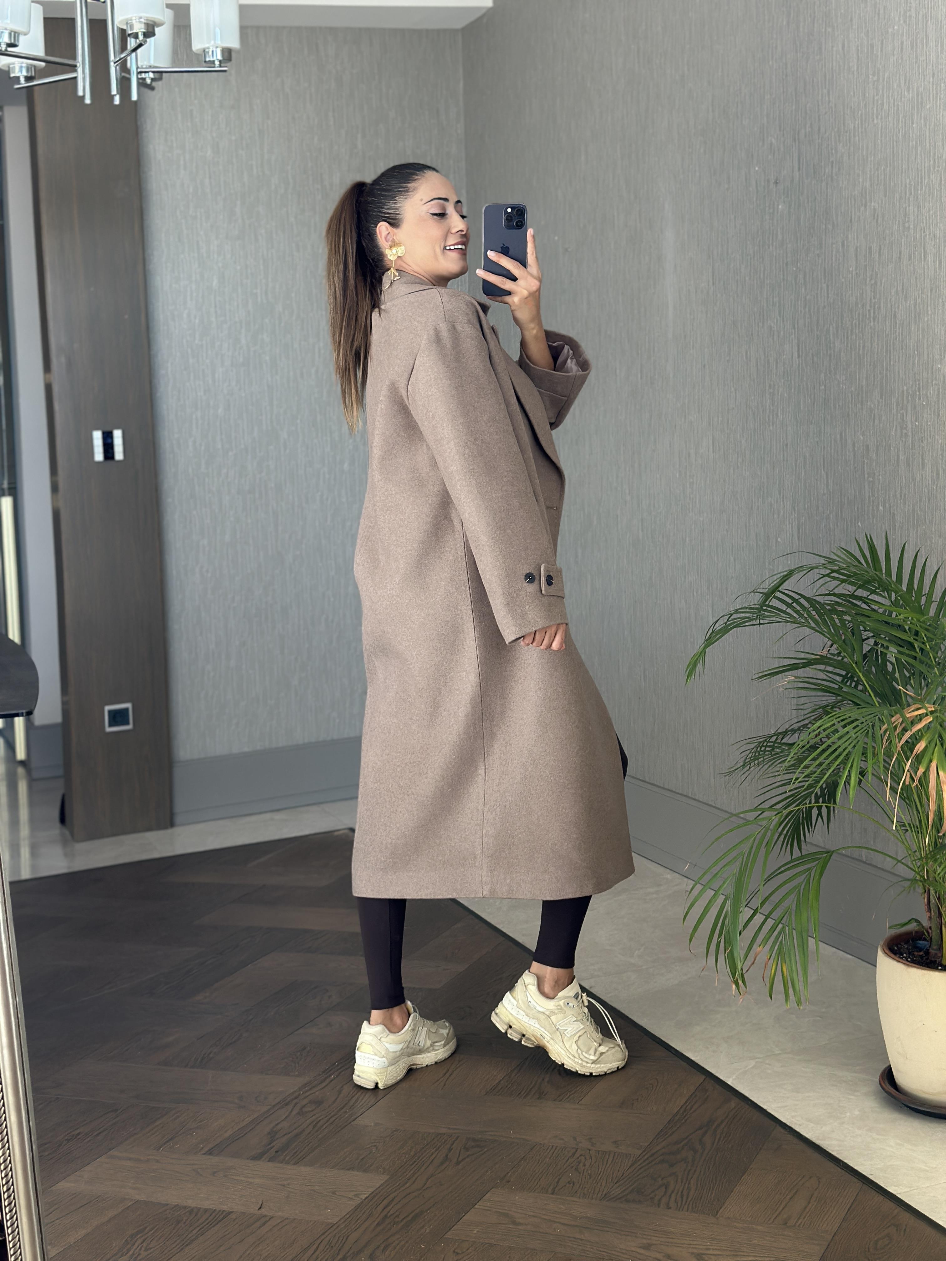 Vizon Kolları Apolet Detay Düğmeli Oversize  Cepli Kadın Kaşe Kaban