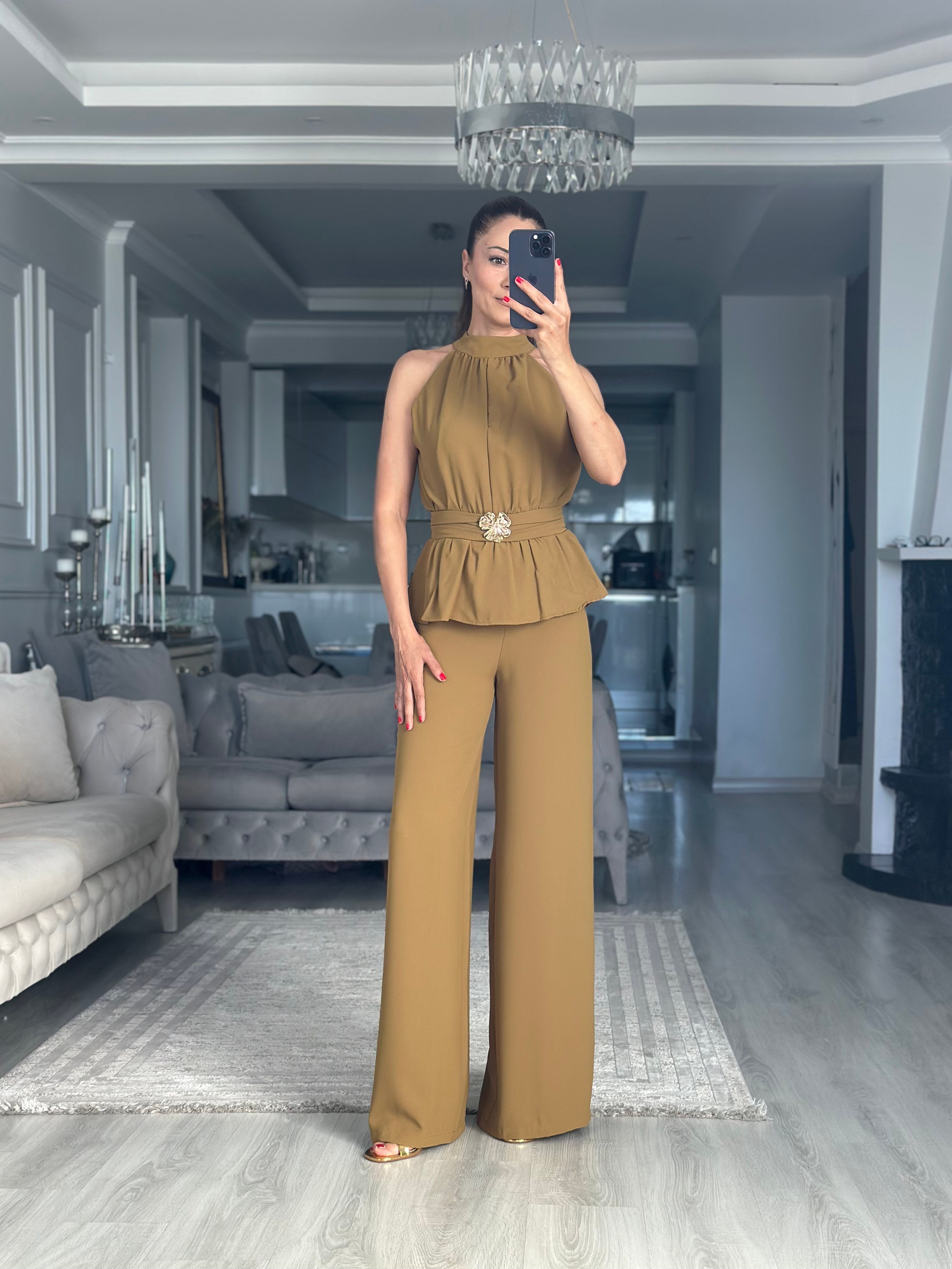 Yağ Yeşili Halter Yaka Beli Broşlu Kadın Tulum