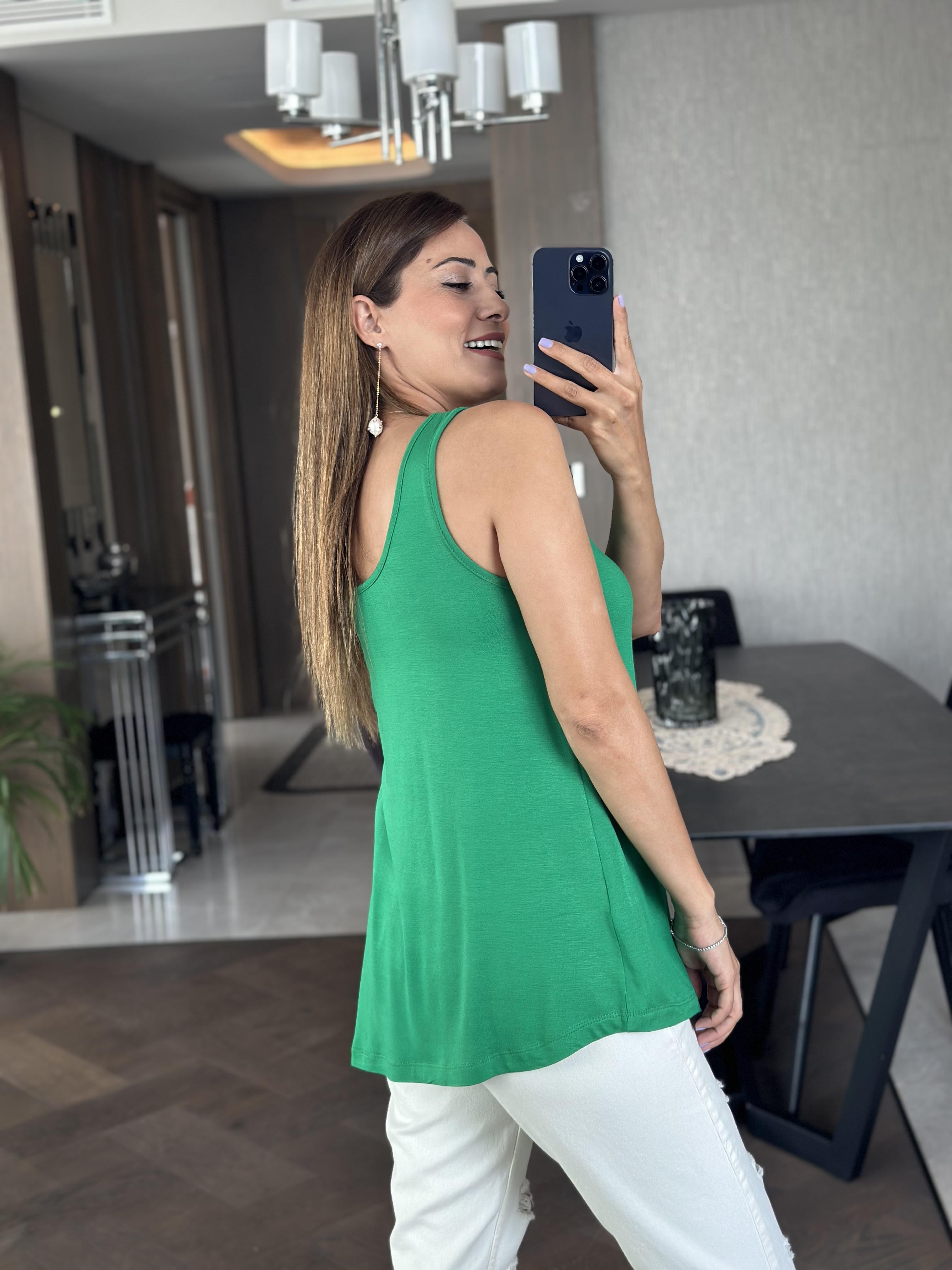 Yeşil Askılı Eteği Oval Oversize Kadın Bluz