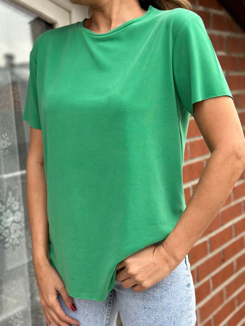 Yeşil Bisiklet Yaka Lazer Kesim Modal Kadın T-Shirt