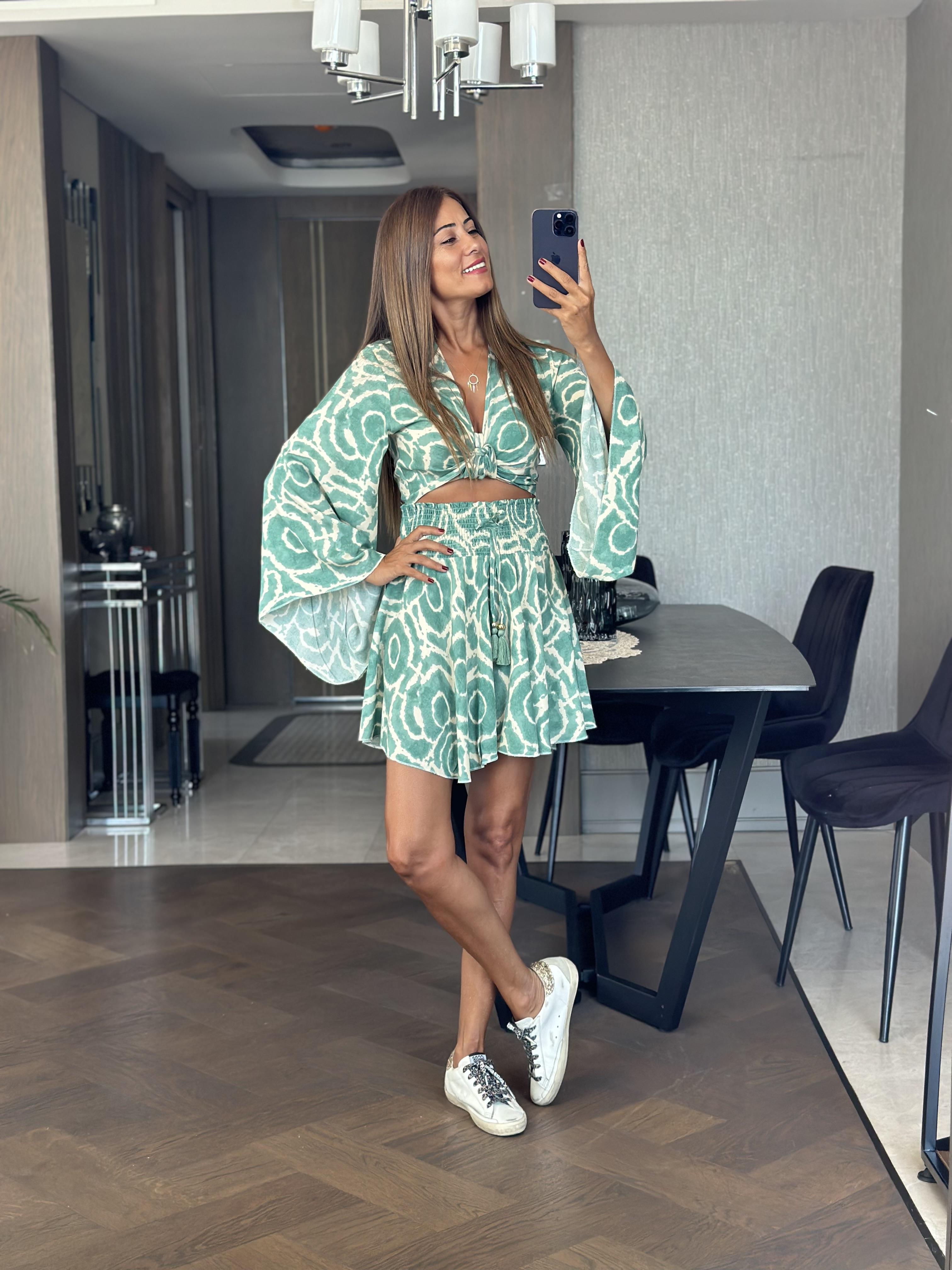 Yeşil Desenli Bağlamalı Geniş Kol Bluz Şort Kadın Alt Üst Takım