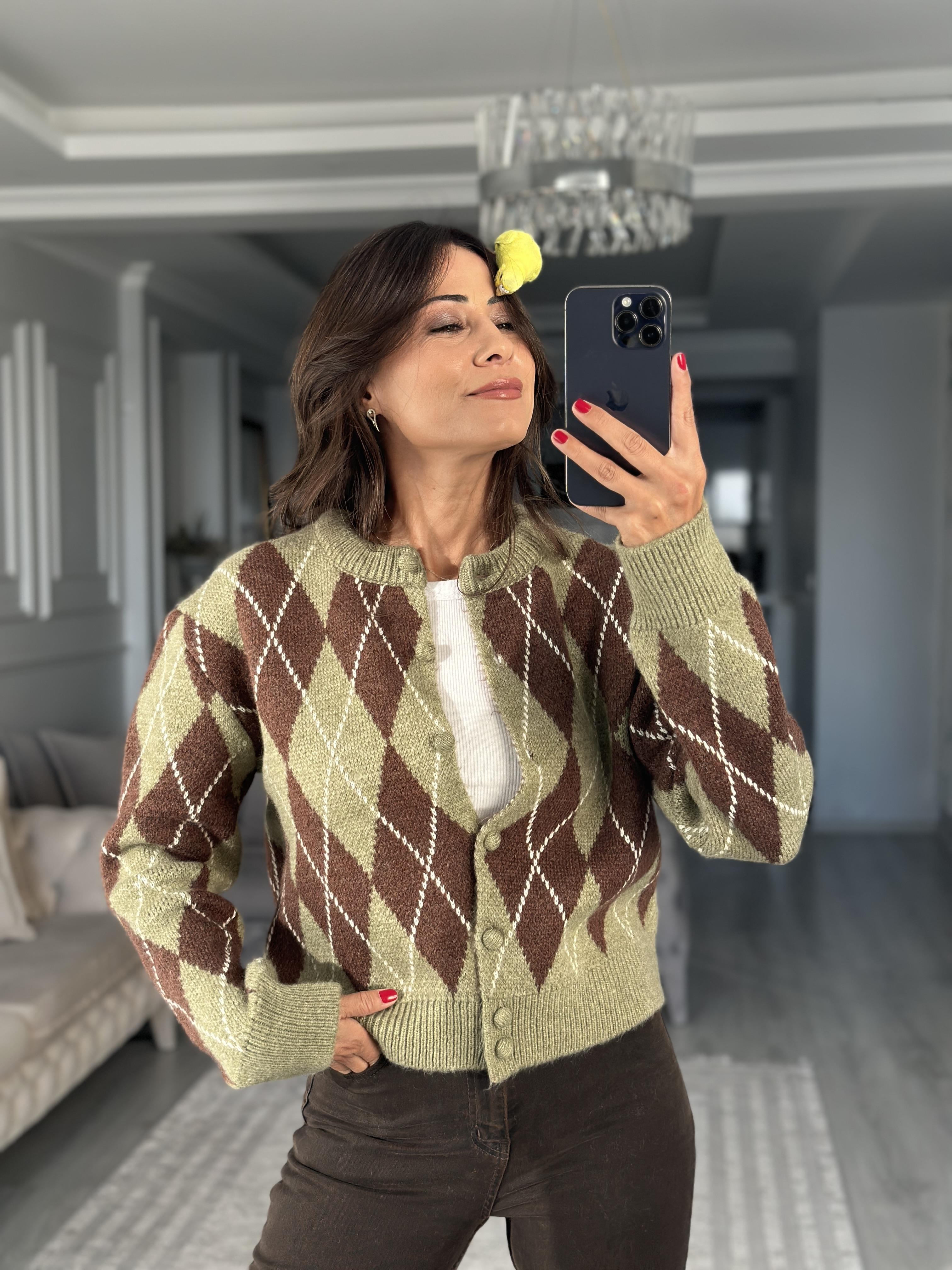 Yeşil Kahverengi Baklava Desen Bisiklet Yaka Kadın Triko Hırka