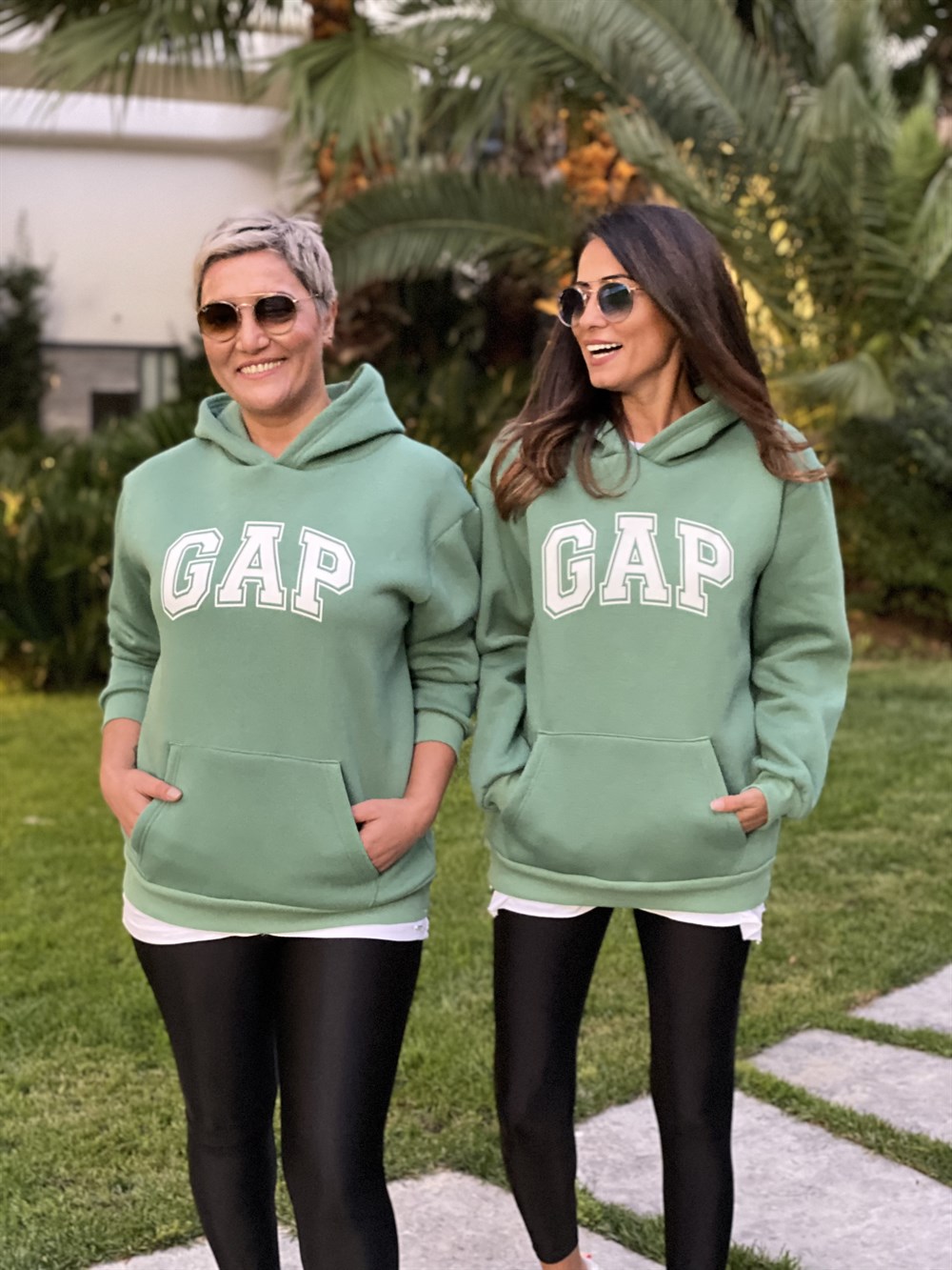 Yeşil Kapüşonlu Marka Baskılı Kadın Sweatshirt