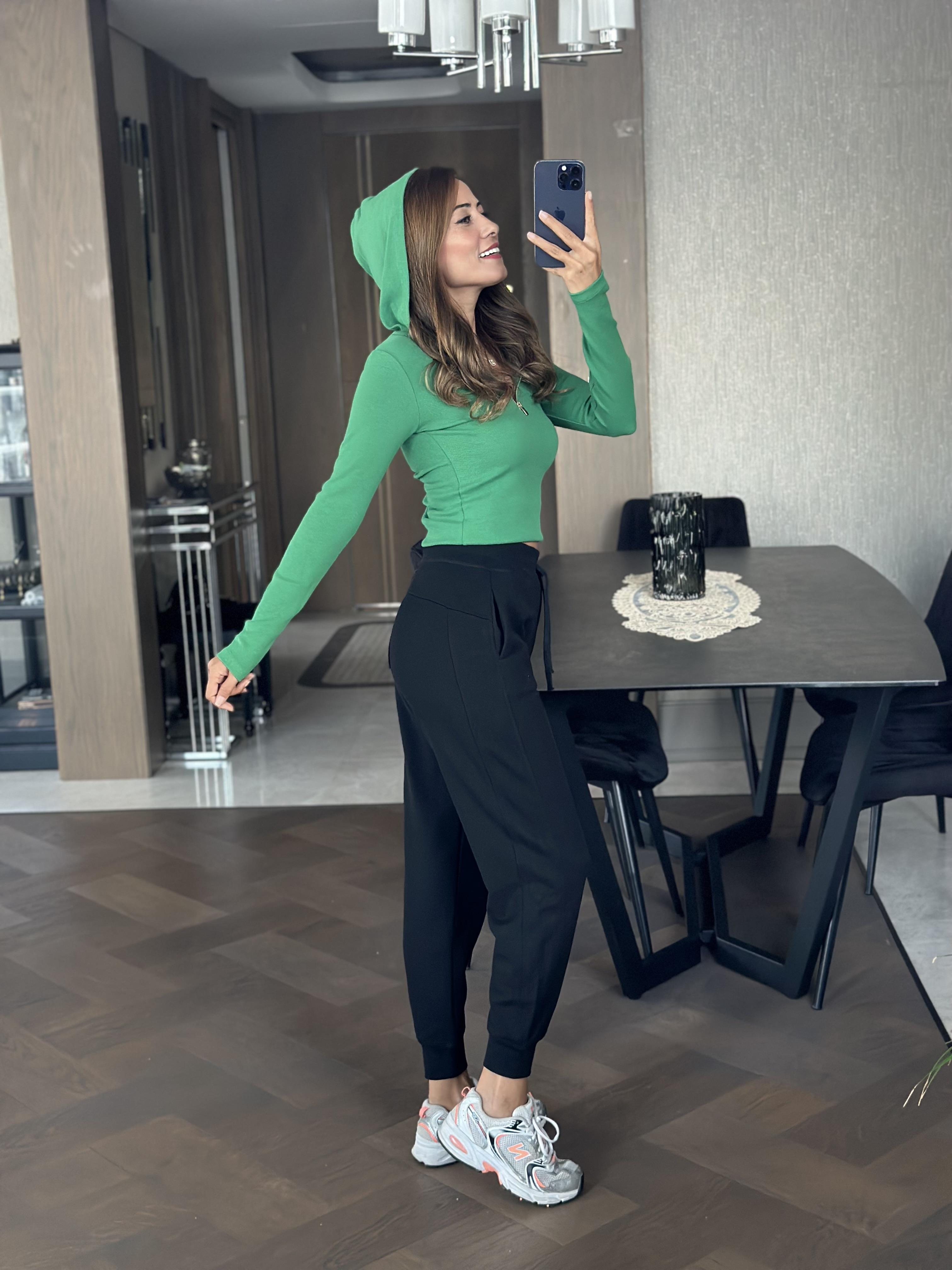 Yeşil Kapüşonlu Yarım Fermuarlı Kaşkorse Kadın Body