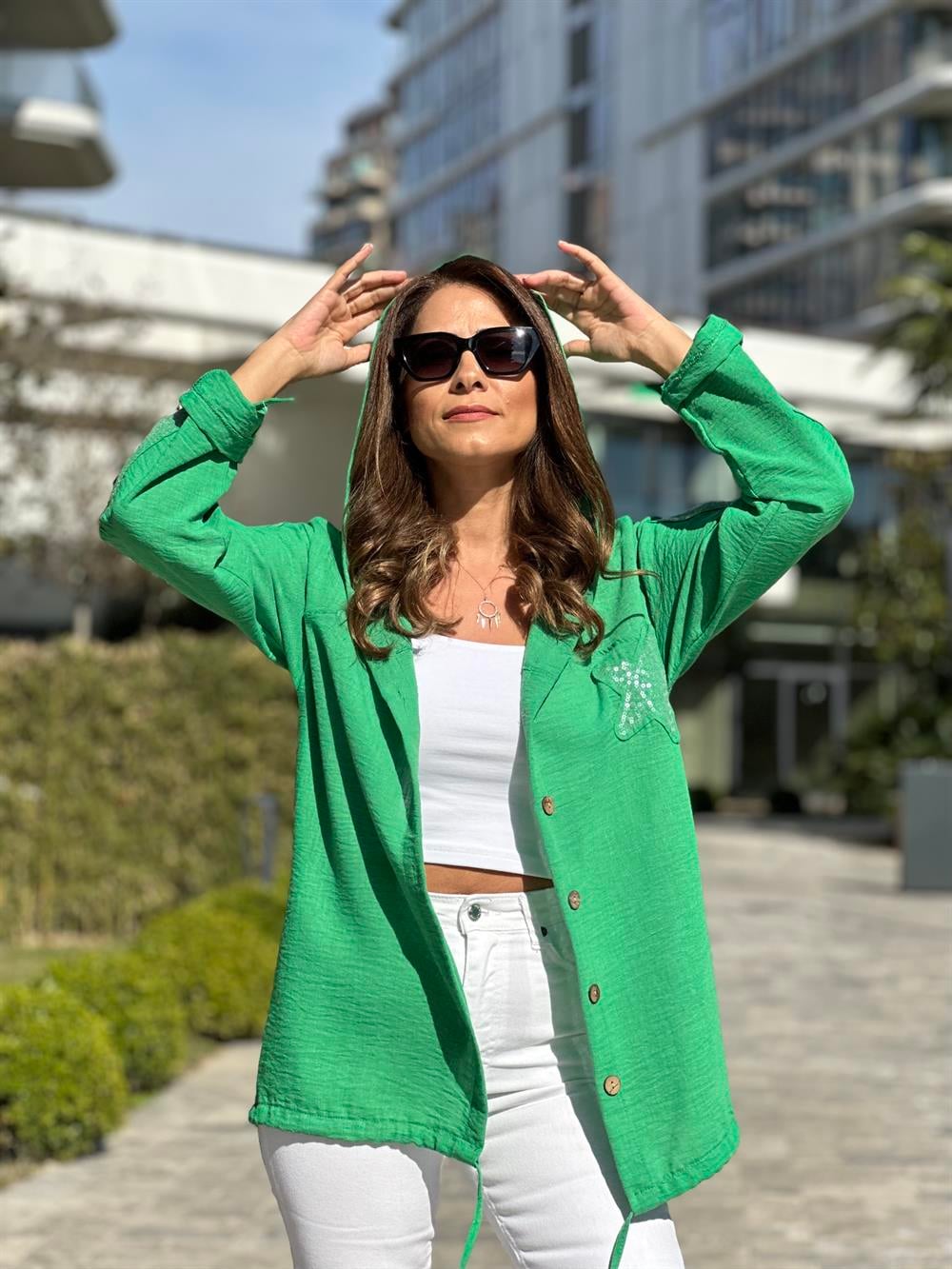 Yeşil Önü Yıldız İşlemeli Kapüşonlu Keten Aerobin Kadın Ceket