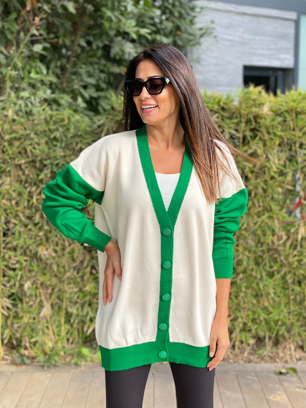 Yeşil Şerit Detaylı Düğmeli Kadın Hırka