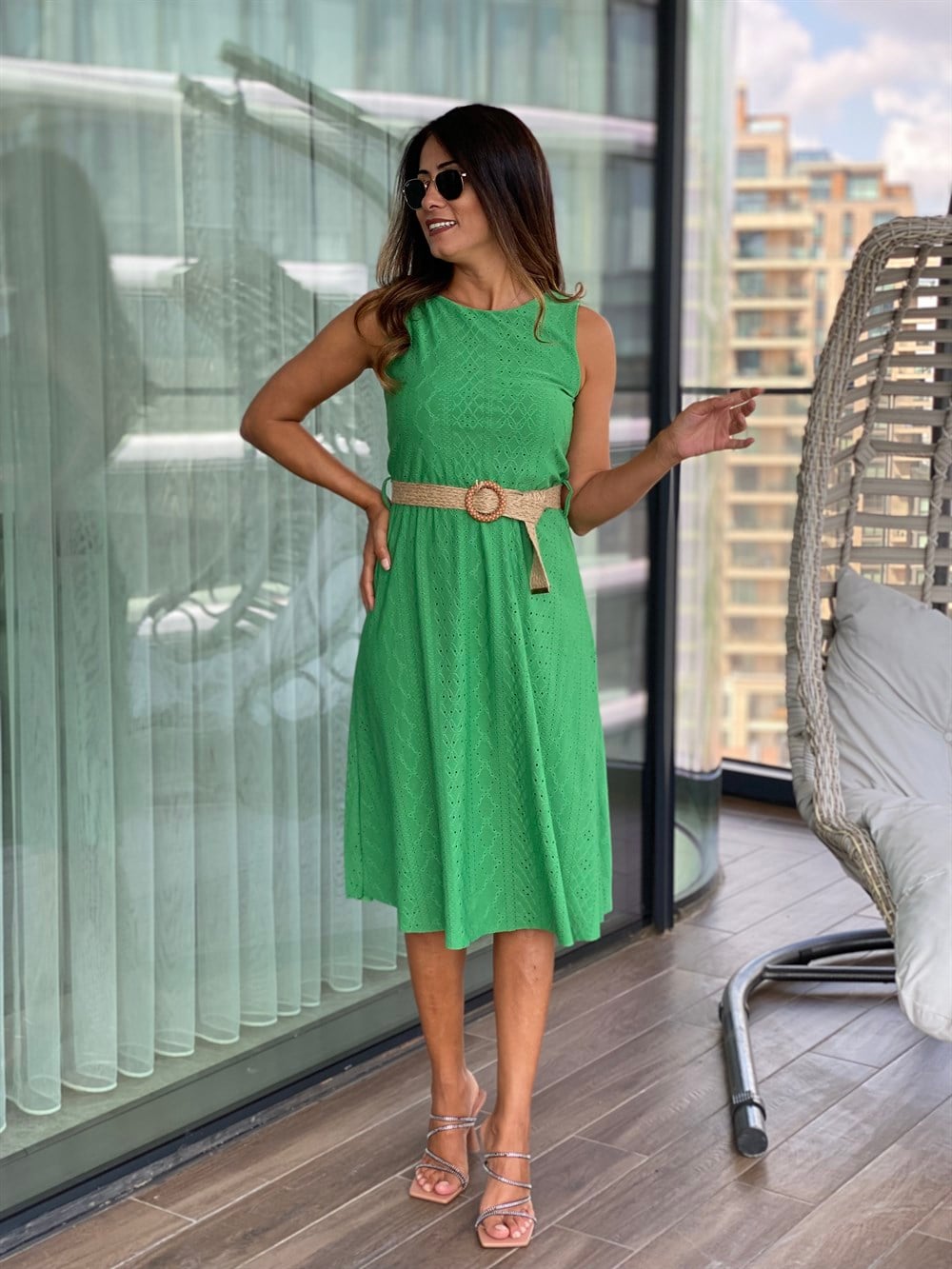 Yeşil Sıfır Kol Bisiklet Yaka Hasır Kemerli Brode Kadın Elbise