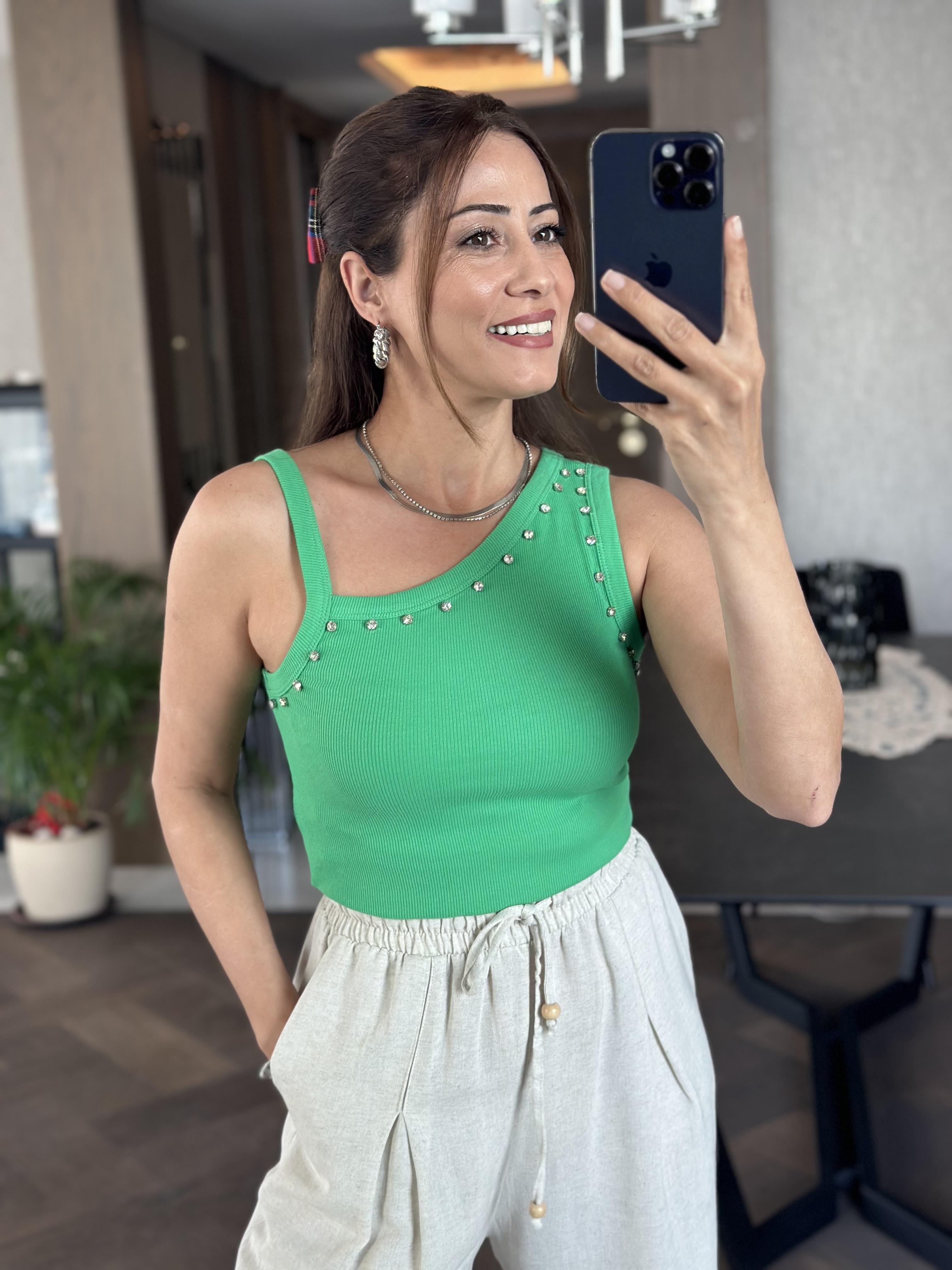 Yeşil Tek Omzu Kalın Biyeli Önü Taşlı Kadın Body