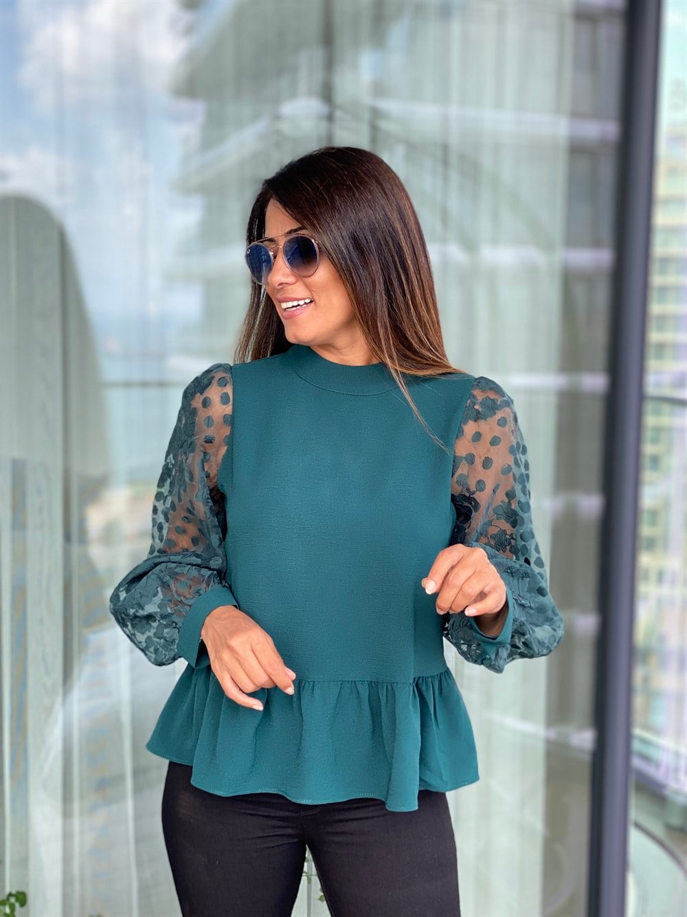Yeşil Volanlı Kolları Organze Bluz