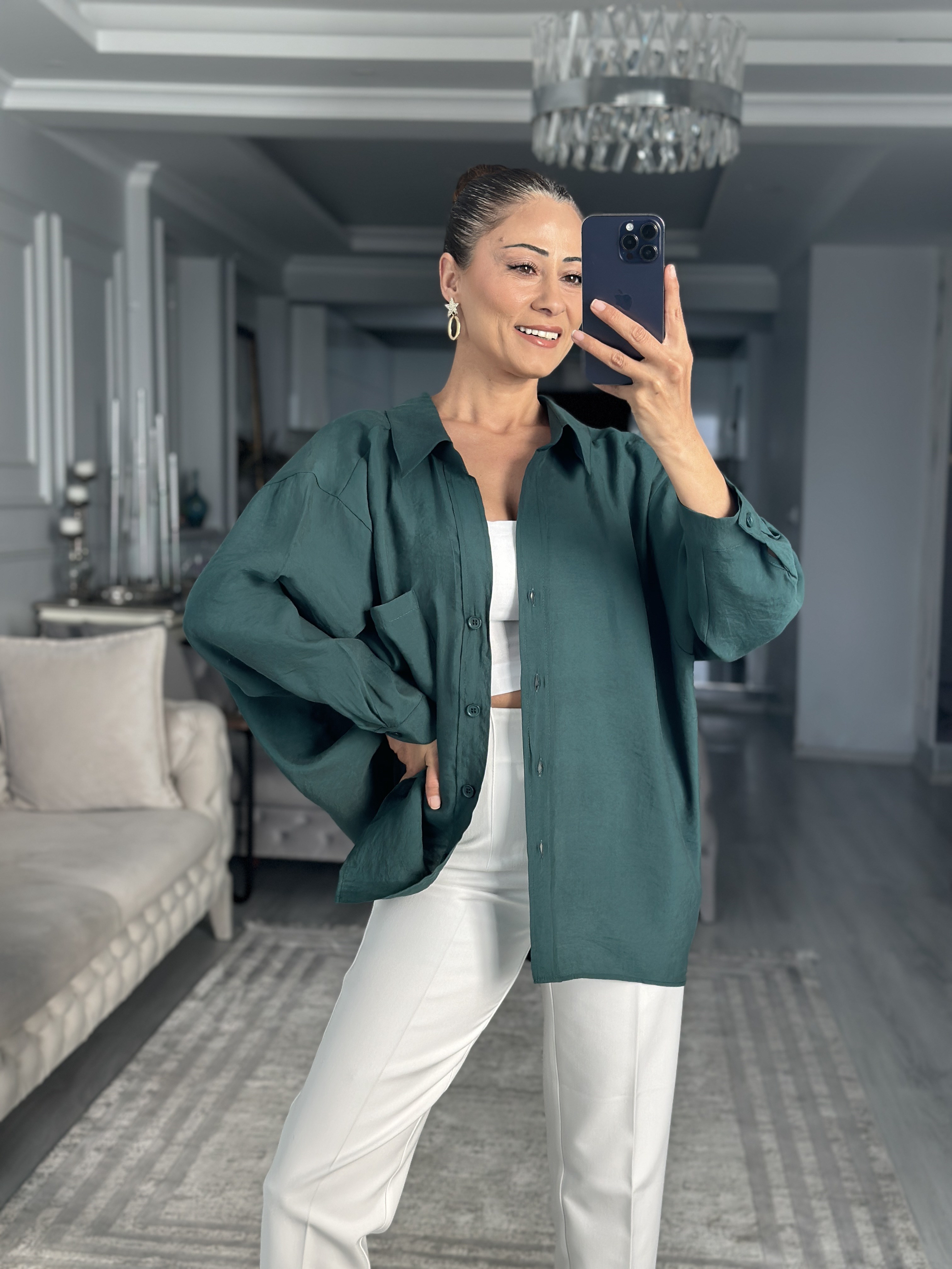Zümrüt Düşük Omuzlu Oversize Kadın Gömlek