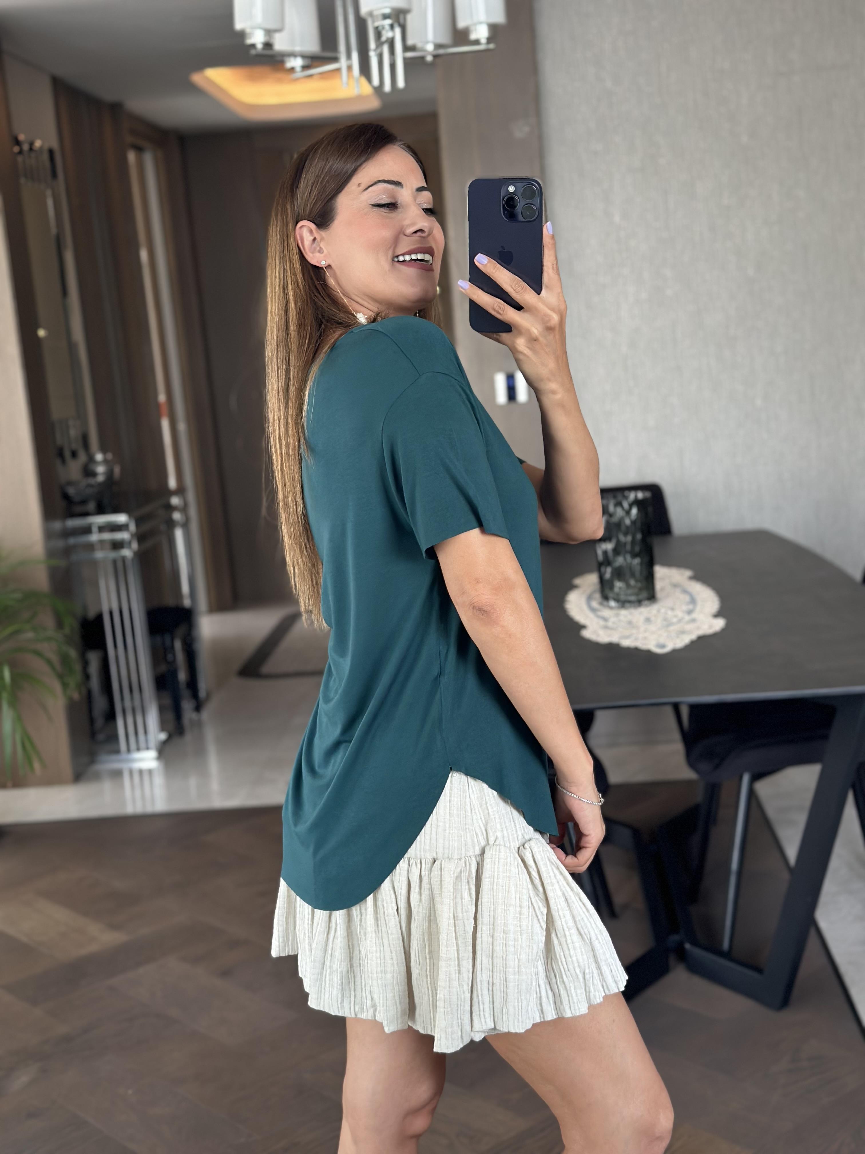 Petrol Yeşili Bisiklet Yaka  Kolu Ve Eteği Lazer Kesim Kadın T-Shirt