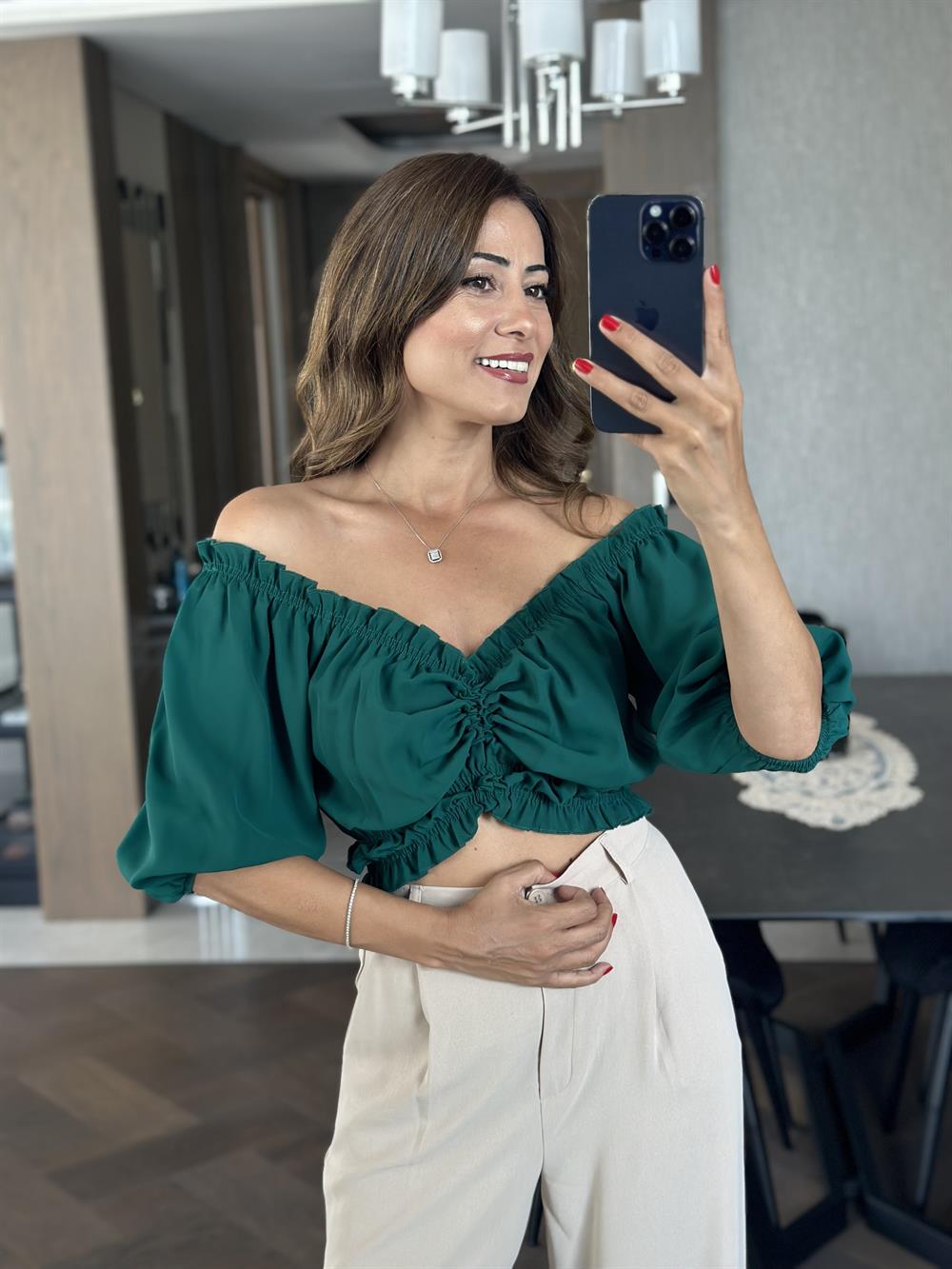 Zümrüt Yeşili Önü Bağcıklı Jessica Şifon Kadın Bluz