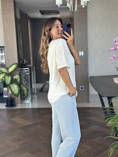  Beyaz Jean Kalpli Yazı Detay Kısa Kol Kadın T-Shirt