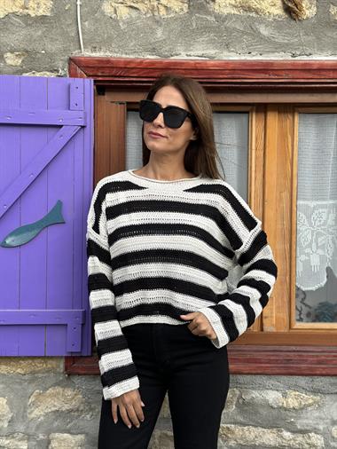 Siyah Beyaz Kalın Çizgili Bisiklet Yaka Kadın Triko Kazak