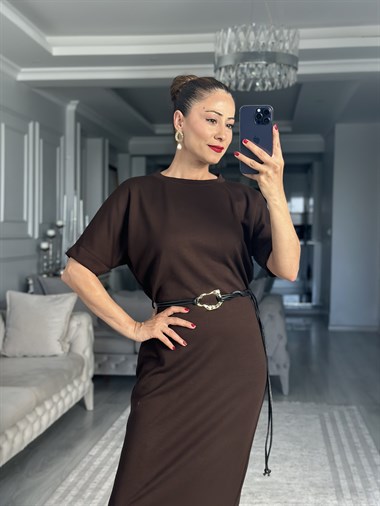Acı Kahve Cool Kemerli Bisiklet Yaka Midi Boy Kadın Elbise 