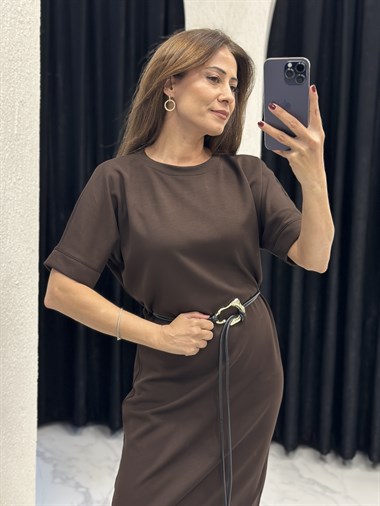 Acı Kahve Cool Kemerli Bisiklet Yaka Midi Boy Kadın Elbise 