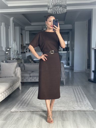 Acı Kahve Cool Kemerli Bisiklet Yaka Midi Boy Kadın Elbise 