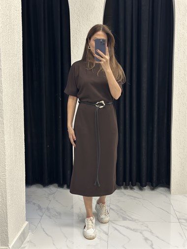Acı Kahve Cool Kemerli Bisiklet Yaka Midi Boy Kadın Elbise 