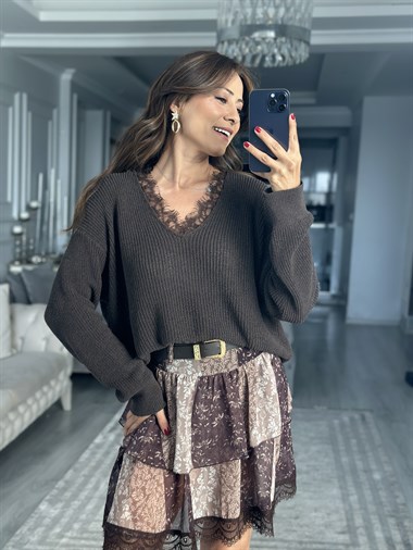 Acı Kahve Lora V Yaka Dantel Detay Kadın Kazak