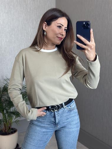 Açık Haki Yakası Beyaz Ribanalı Uzun Kollu Kadın T-Shirt