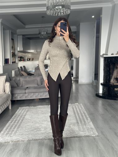 Açık Vizon Belden Asimetrik Düğmeli Kadın Triko Kazak