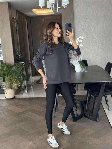 Antrasit Arkası Çizgili Bisiklet Yaka Kadın Sweatshirt