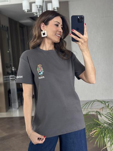 Antrasit Bisiklet Yaka Kol Ucu Yazı Nakışlı  Ayıcık  Kadın T-Shirt 