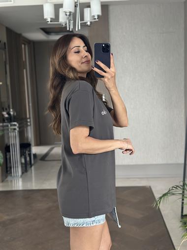 Antrasit Bisiklet Yaka Logolu Basic Kadın T-Shirt
