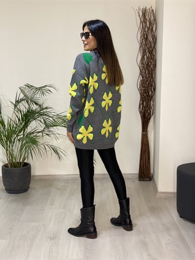 Sarı Papatya Kabartmalı Bisklet Yaka Triko Kadın Kazak