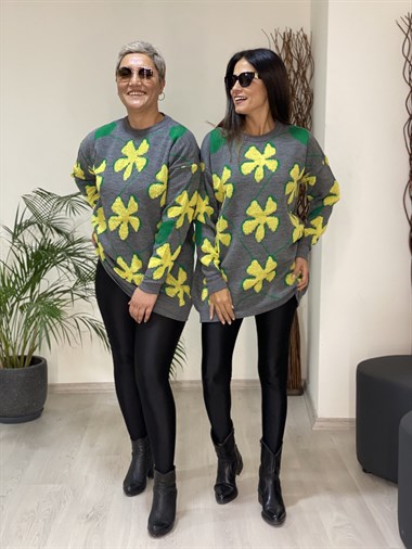 Sarı Papatya Kabartmalı Bisklet Yaka Triko Kadın Kazak