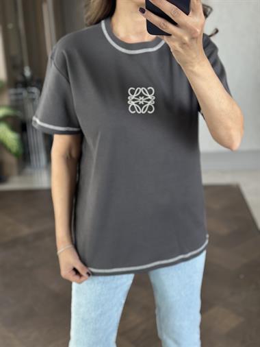 Antrasit Kare Nakış Detay Bisiklet Yaka Kadın T-Shirt