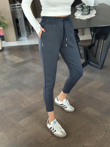 Antrasit Oysh Paçaları Minik Yırtmaçlı Cepli Kadın Eşofman Altı