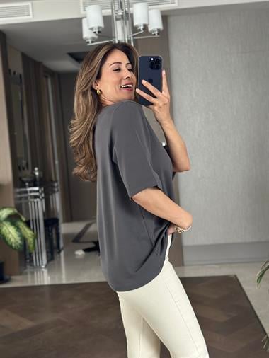 Antrasit Vatkalı Oversize Mass Model Bisiklet Yaka Kısa Kol Kadın T-Shirt