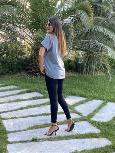 Antrasit Zincir Detay Yırtıklı Kadın T-Shirt